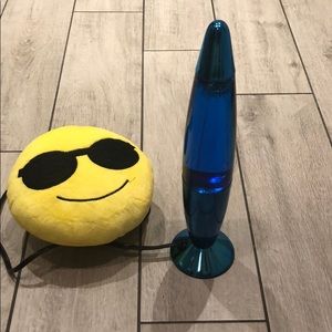 💙Blue sparkle lava light + bonus pillow 😎